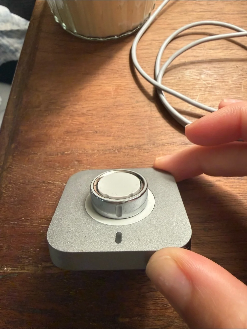 Oura ring 4 No box threw away Size 7 Some scratches from normal wear.